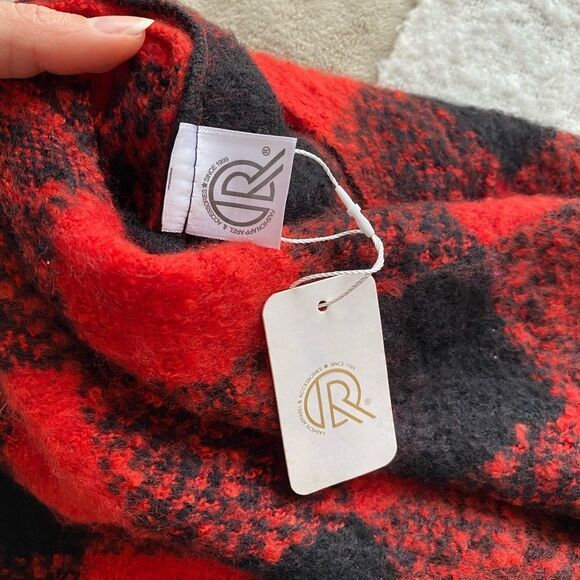 NWT Women's Red and Black Buffalo Check Poncho One Size - Picture 4 of 6